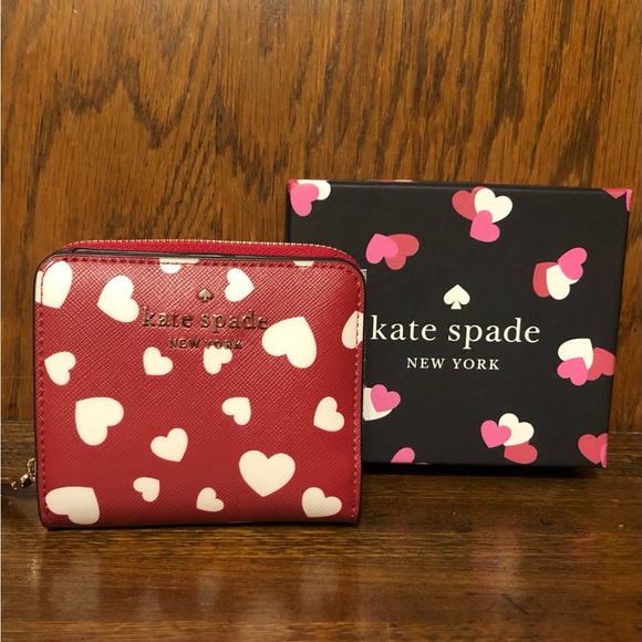 NWT-Kate Spade-Staci-Red & White-Heart Pop Print-Sm Zip Bifold Wallet-Boxed-$139 - Picture 1 of 13